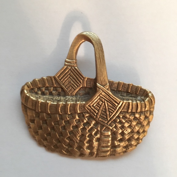 Pewter Basket Brooch by Danforth of Middlebury, Vermont, Pewterers - Picture 9 of 10